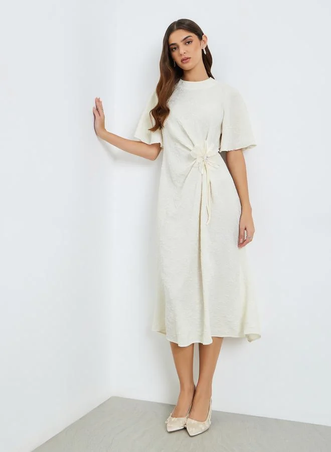 ستايلي فستان ميدي مزين بأكمام جرس